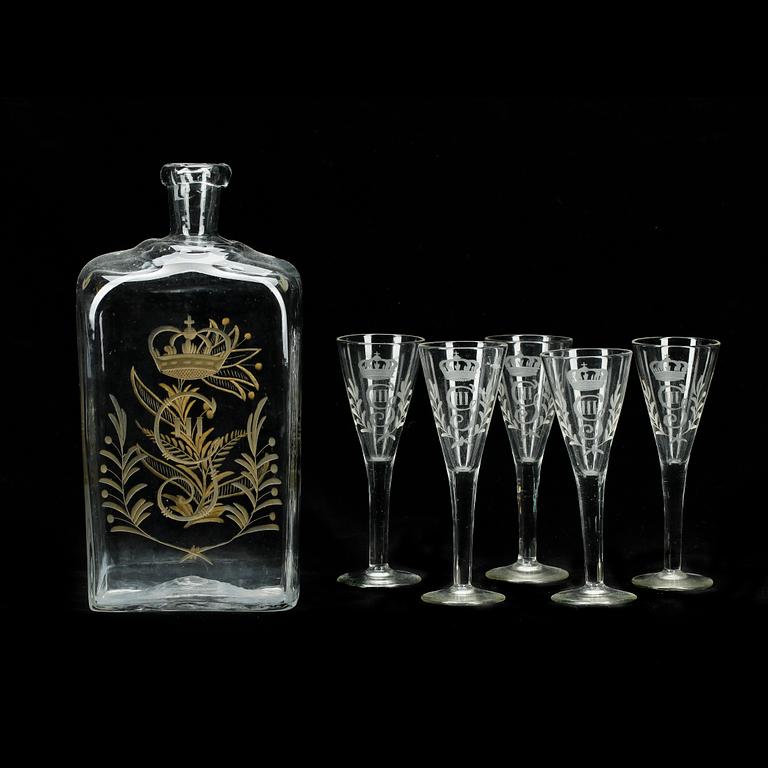 KARAFF och SNAPSGLAS, 5 st, glas, 1800-/1900-tal.