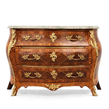 5. A Swedish Rococo 18th century commode.