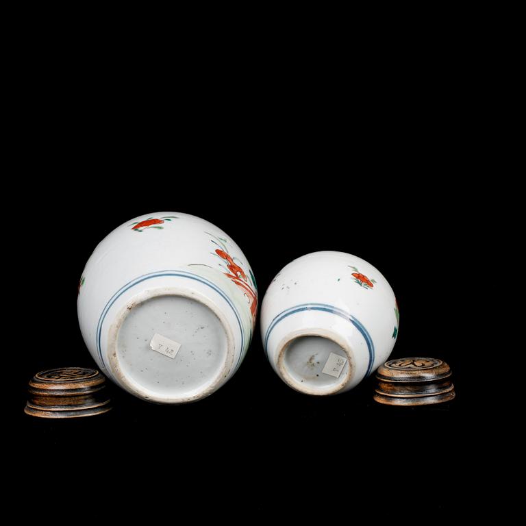 TEDOSOR, 2 st, porslin, Kina, Qing-dynastin, trol 1700-tal.