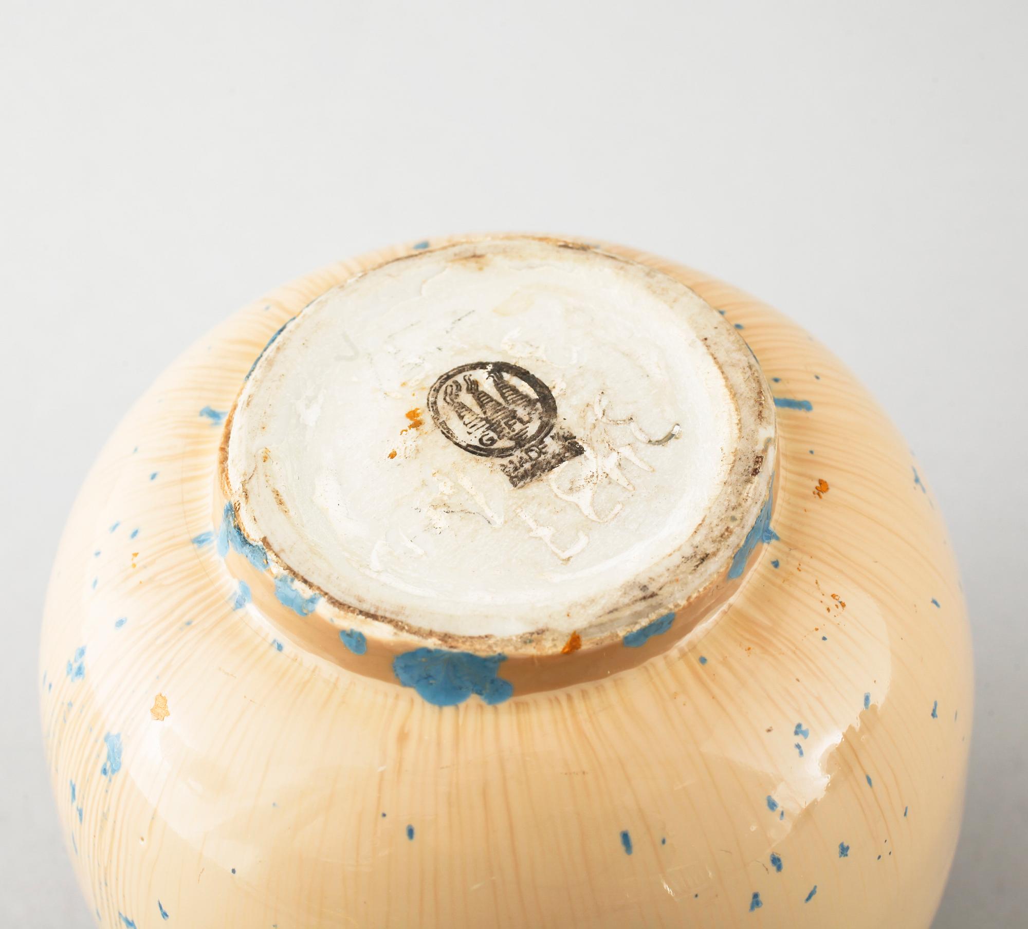 Six pieces of ceramic designed by Gunnar Nylund, Carl-Harry Stålhane and Arne Bang among others.