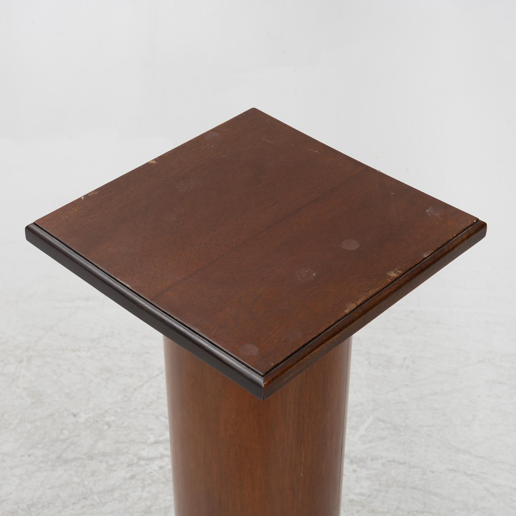 Pedestal, column-shaped, first half of the 20th Century.
