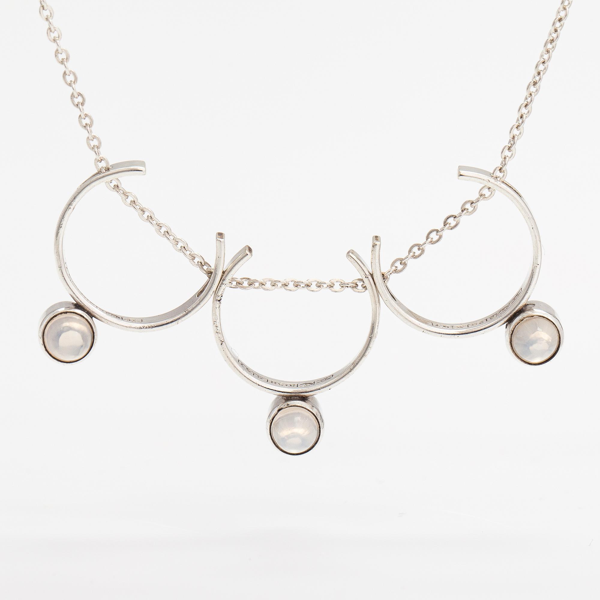 Elis Kauppi, A silver necklace woth moon quartzes. Kupittaan kulta, Turku 1960.