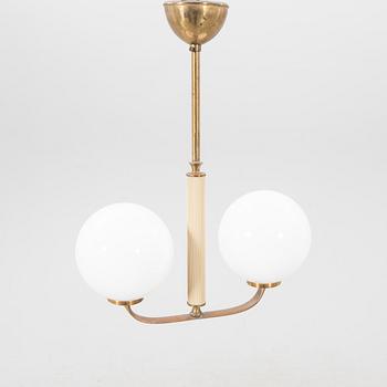 A mid 1900s ceiling pendant.