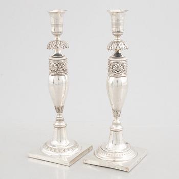 Ljusstakar, silver, två snarlika, Berlin 1820-1850.