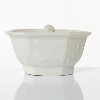 A blanc de chine wine cup, Qing dynasty, Kangxi (1662-1722).