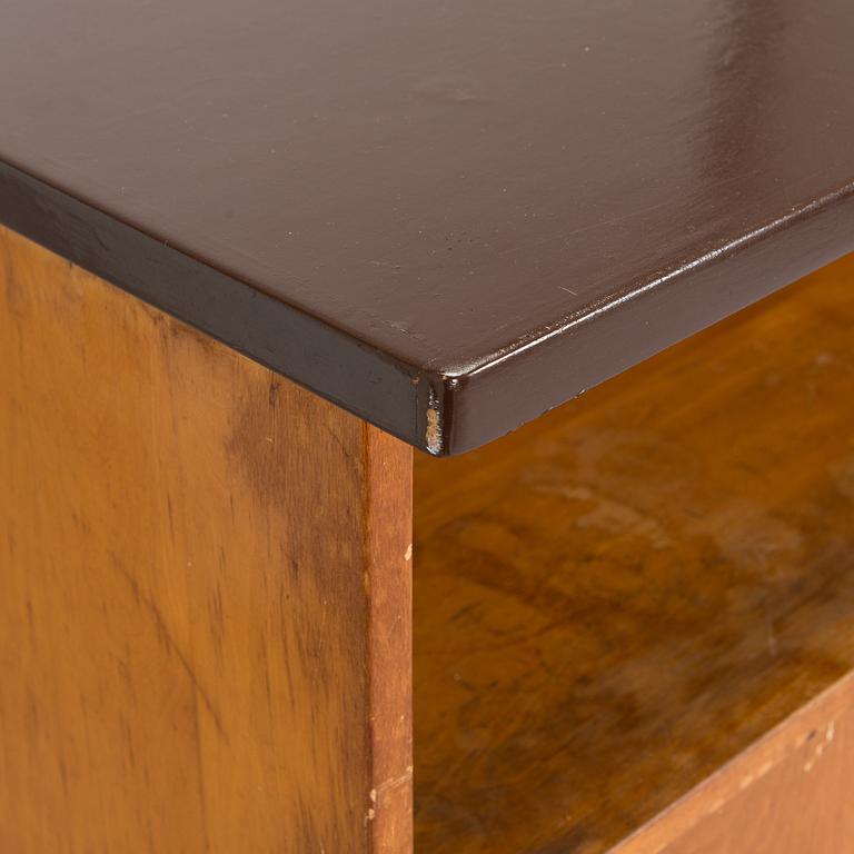 Baaritiski / tarjoilupöytä, Artekin piirustuskonttori, O.Y Huonekalu-ja Rakennustyötehdas A.B. 1950-luvun alku.