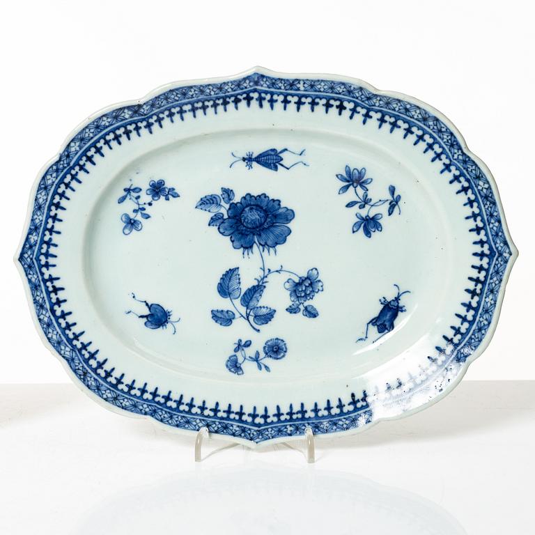 Two Chinese blue and white export porcelain dishes, Qing dynasty, Qianlong (1736-95).