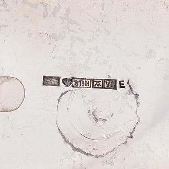 Kaffeservis, 3 delar, silver, Auran Kultaseppä, Åbo 1944 och 1950. Silverfatet från Kultakeskus, Tavastehus 1955.