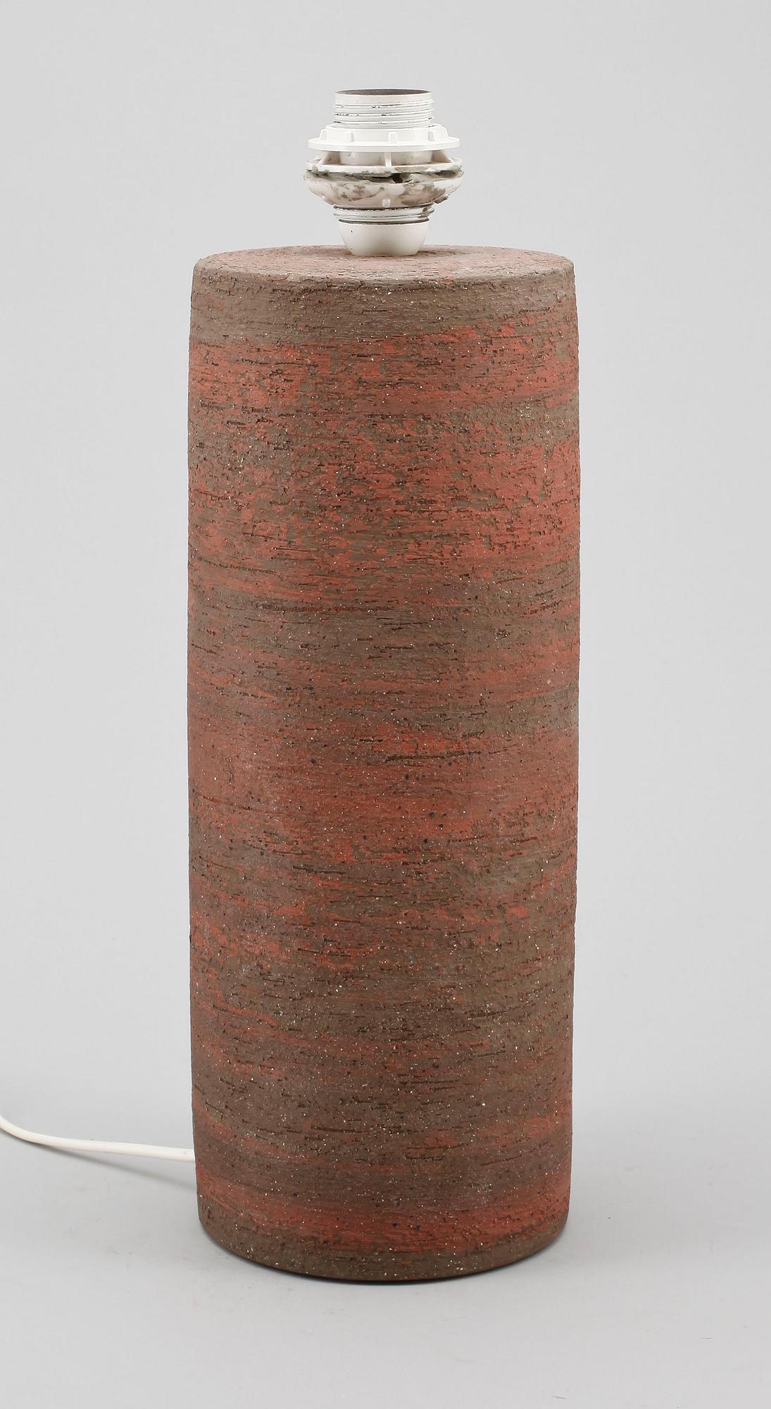 BORDSLAMPA, keramik, Märkt Nittsjö, trol Thomas Hellström. omkr 1900-talets mitt.