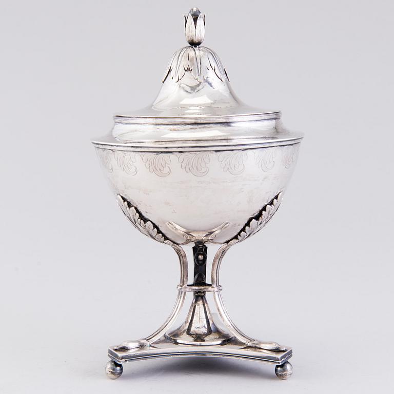 A SUGAR BOWL, silver, Carl Anton Carlborg, Turku 1823, Finland.