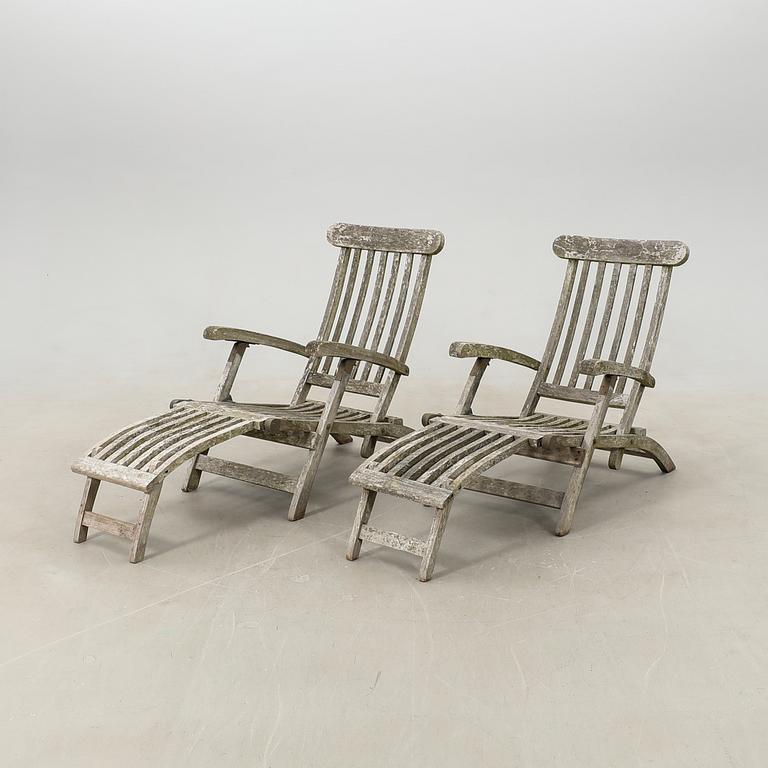 Deck chairs, a pair from the second half of the 20th century.