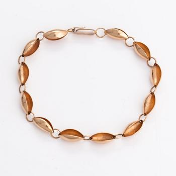 Matti Hyvärinen, A 14K gold bracelet. SiroKoru, Turku.