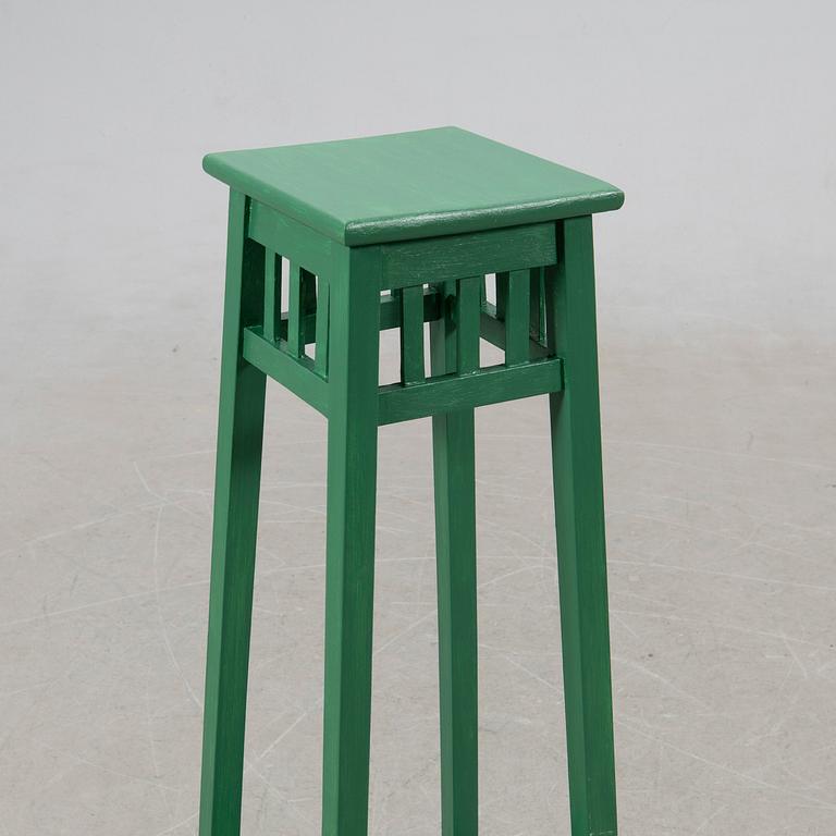 Pedestal, early 20th century.