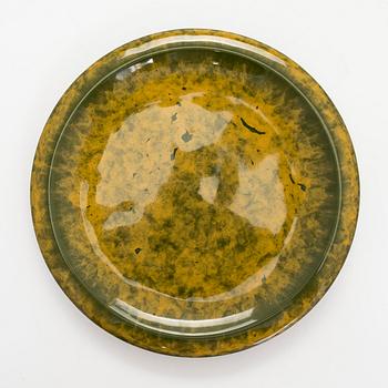 Fujiwo Ishimoto, Two porcelain dishes, Arabia 1990s.