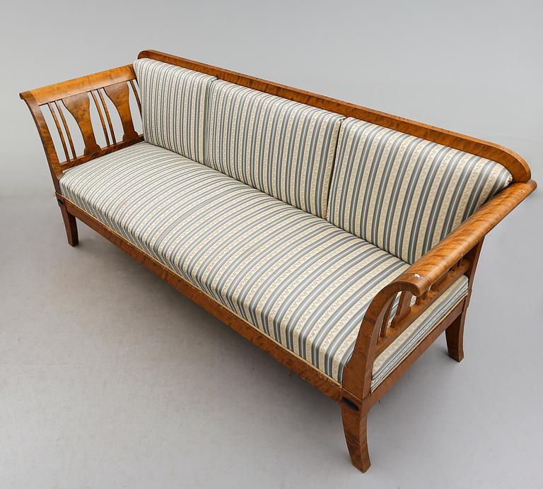 SOFFA, Karl-Johanstil, 1900-talets första hälft.