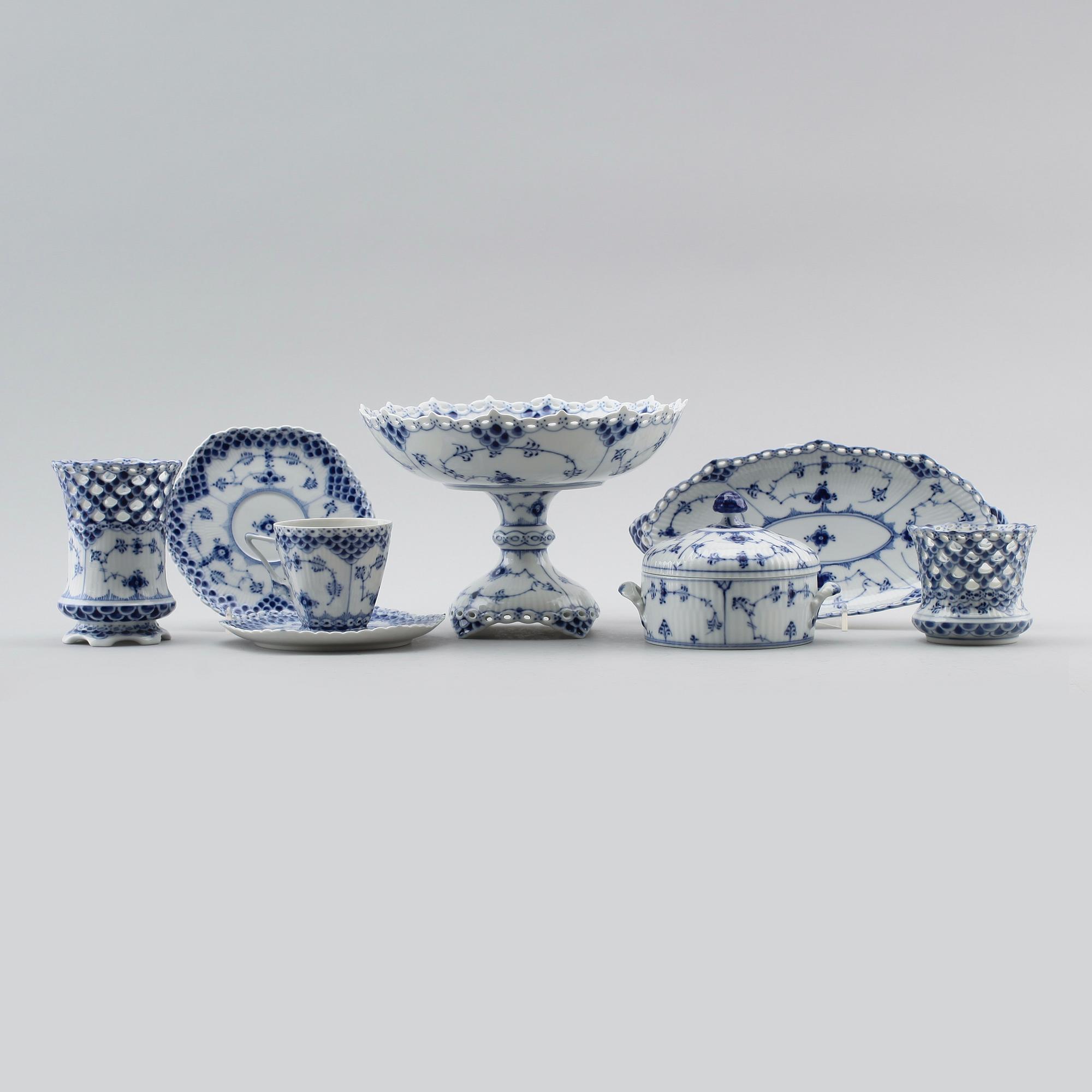 SERVISPORSLIN,18 delar, musselmalet, Royal Copenhagen.