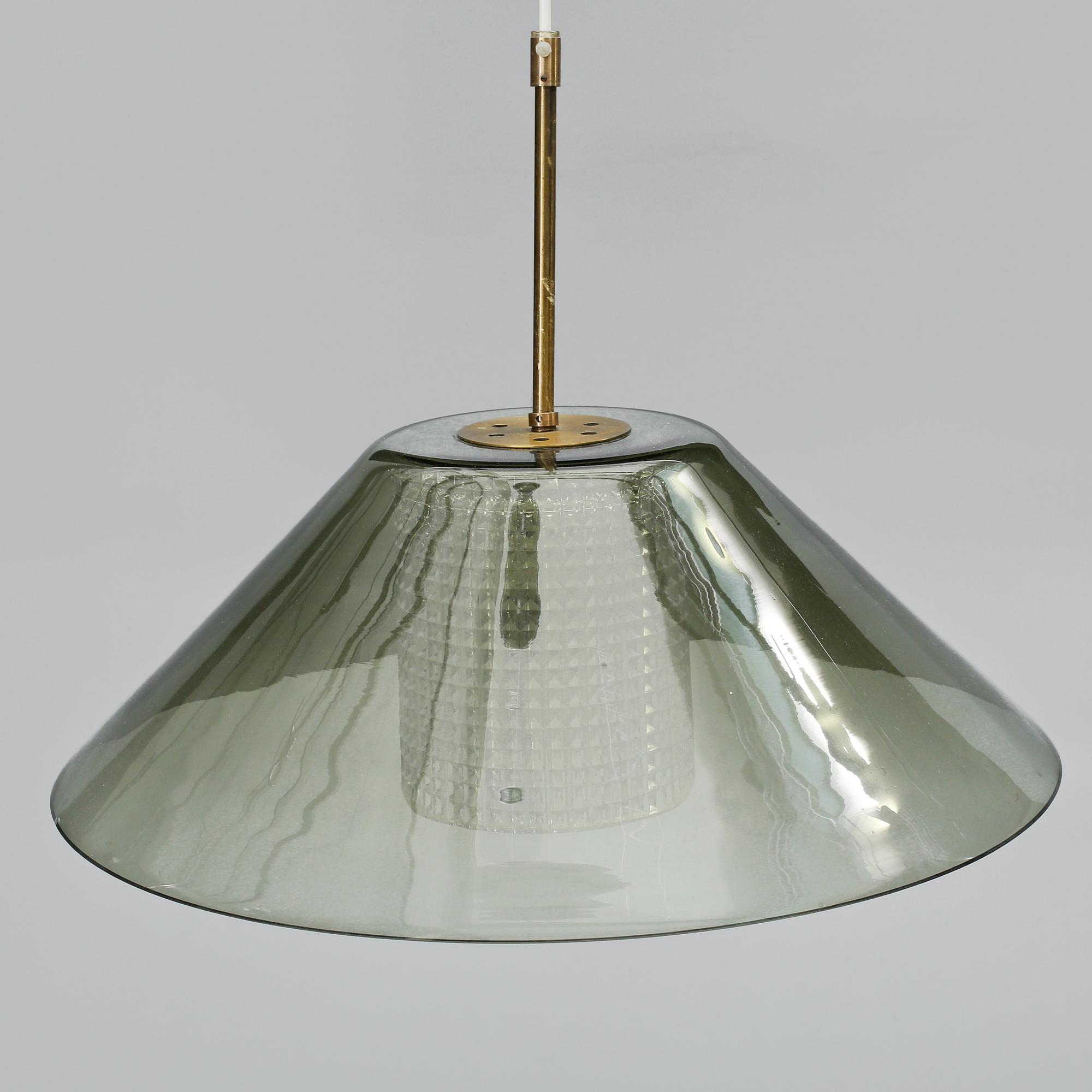 TAKLAMPA, Carl Fagerlund, Orrefors, 1900-talets andra hälft. Höjd ca 37 cm.