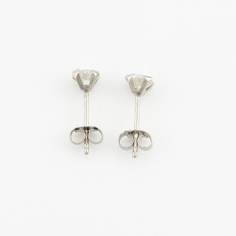 Earrings, a pair, white gold with brilliant-cut diamonds totalling 0.54 ct, "triple x". Accompanied by a GIA dossier.