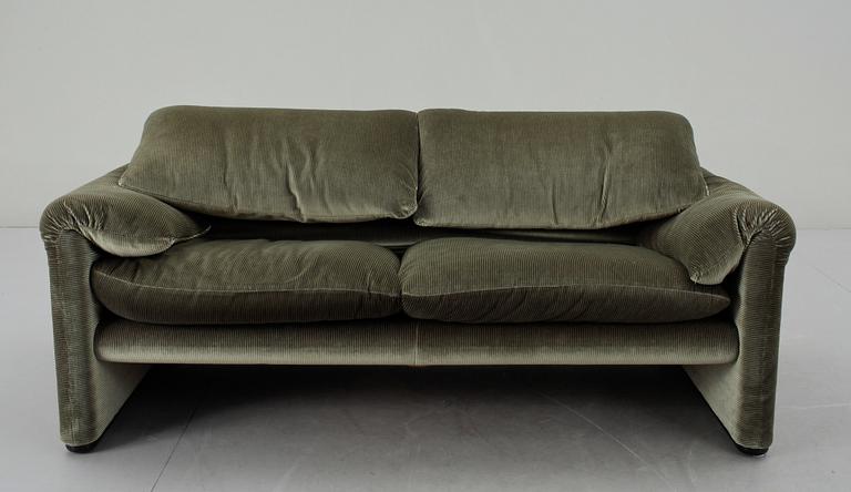 SOFFA, "Maralunga", Vico Magistretti för Cassina, formgiven 1973.