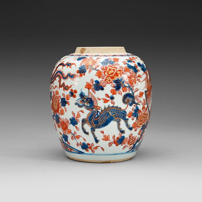 A imari jar, Qing dynasty Kangxi (1662-1722).