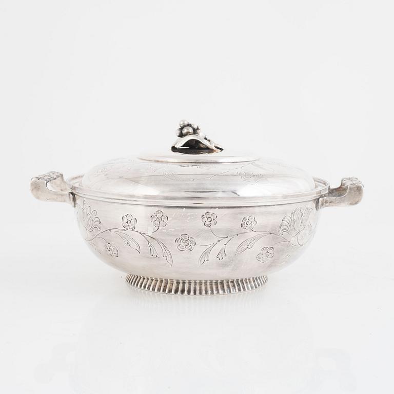 A silver dish with lid, C G. Hallberg, Stockholm, Sweden, 1940.