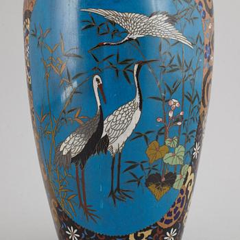 A Japanese cloisonne vase, 20th century.
