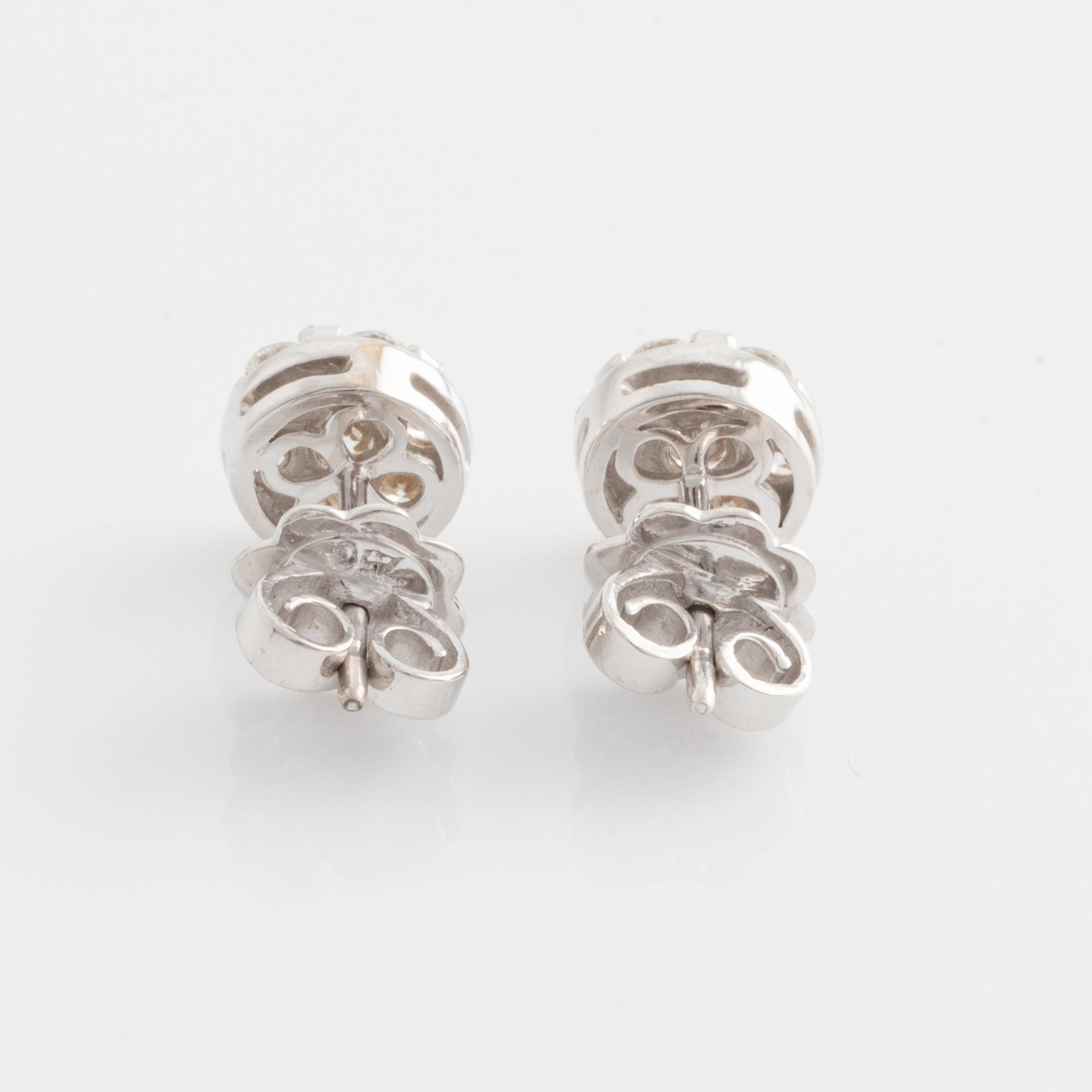 Earrings with brilliant-cut diamonds.