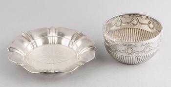 SKÅL SAMT FAT, silver. Vikt ca 210 g.