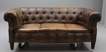 SOFFA, Chesterfieldmodell. 1900-tal.