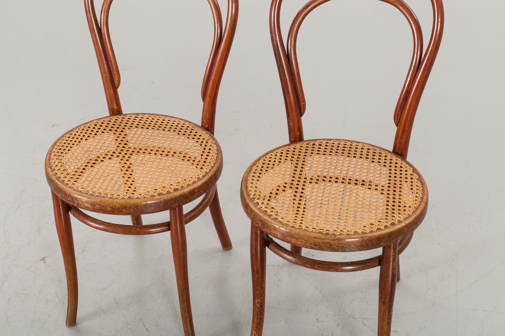 STOLAR, ett par, Thonet, omkring 1900.