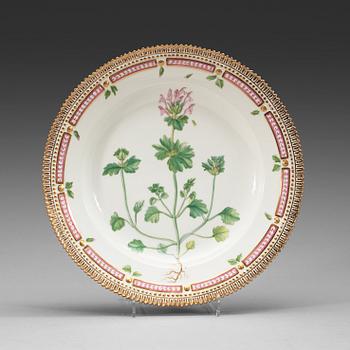 703. A set of 10 Royal Copenhagen 'Flora Danica' dinner plates, Denmark, 20th Century.