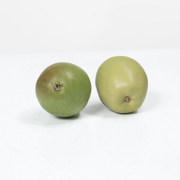 Ingrid Herrlin, apple and pear.