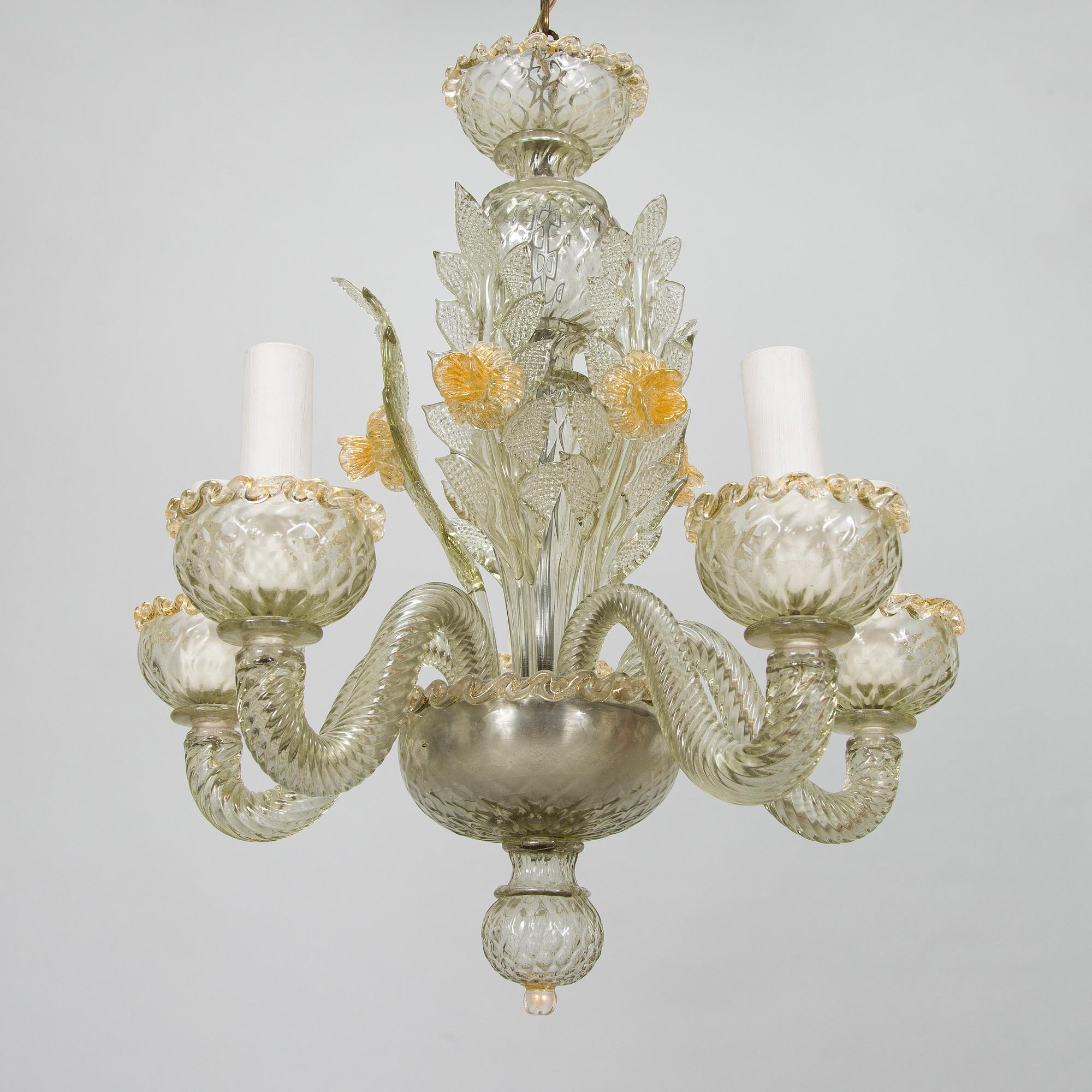 Kattokruunu, Murano. Korkeus 70 cm.
