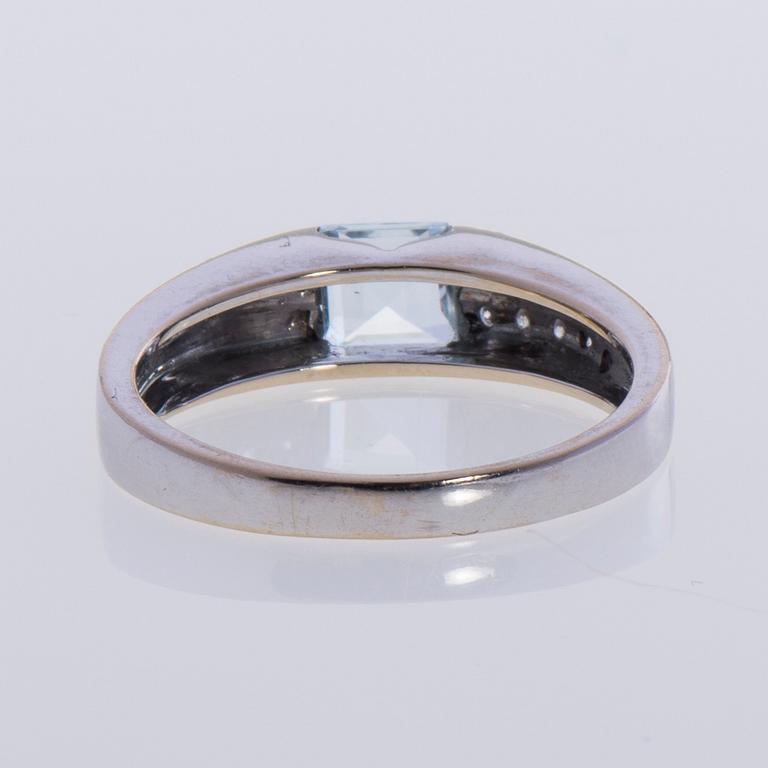 RING, 18K vitguld, diamanter tot. 0,08 ct, akvamarin 1,00 ct. Italien. Vikt 3,9 g.