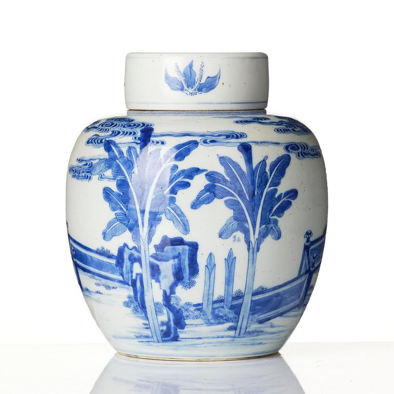 A finely painted blue and white jar with cover, Qing dynasty, 19th century. The cover 17th century.