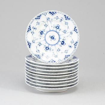 ROYAL COPENHAGEN, assietter, 10 st, porslin, "Musselmalet Helblonde", Danmark.