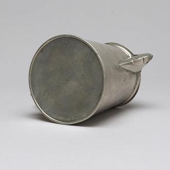 Eight pewter pieces, 18th/19th ct.