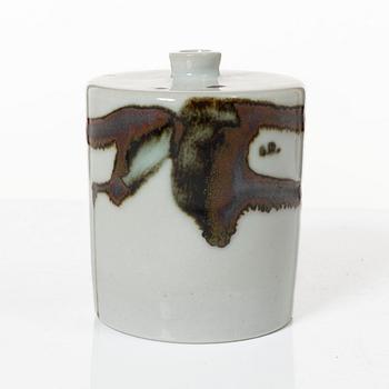 Claes Thell, three stoneware pieces, as well as a piece by Börje Skohg.