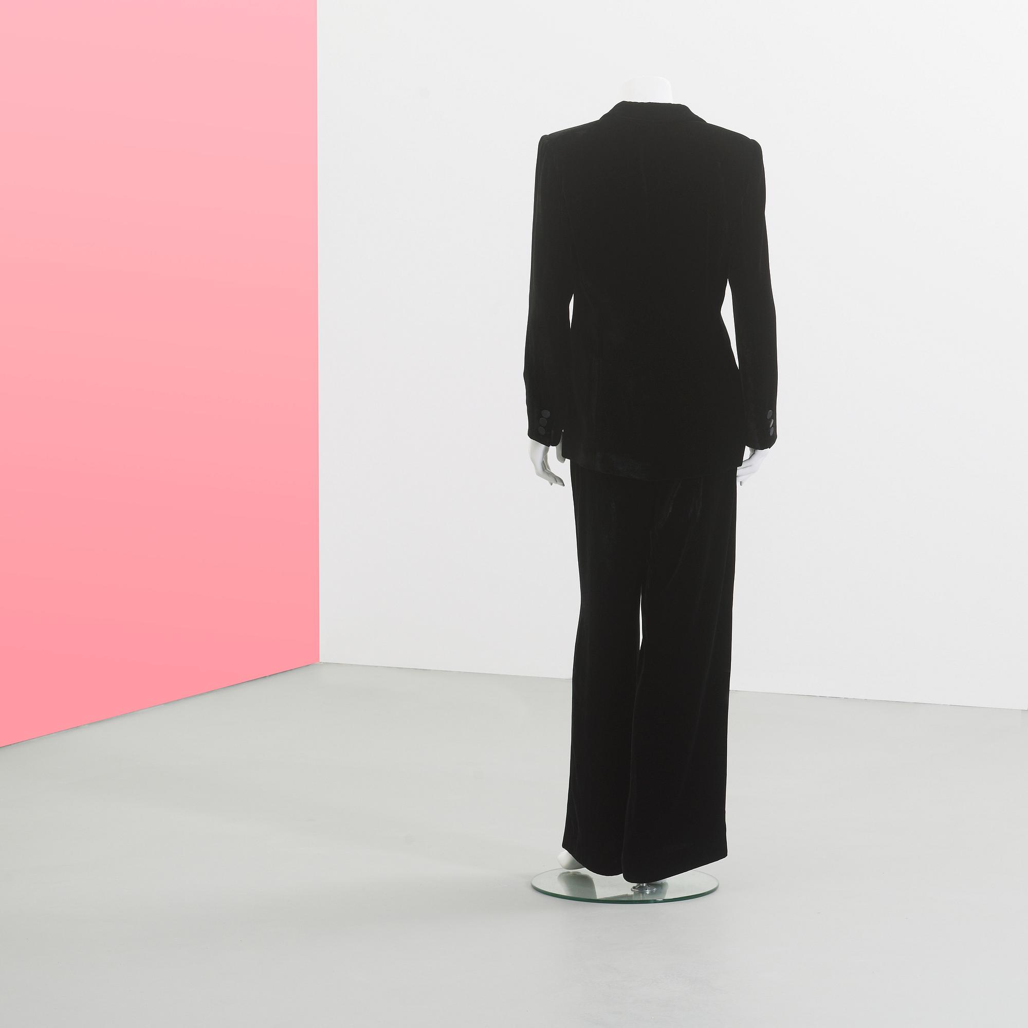 LADIES TUXEDO, Armani. Size 44.