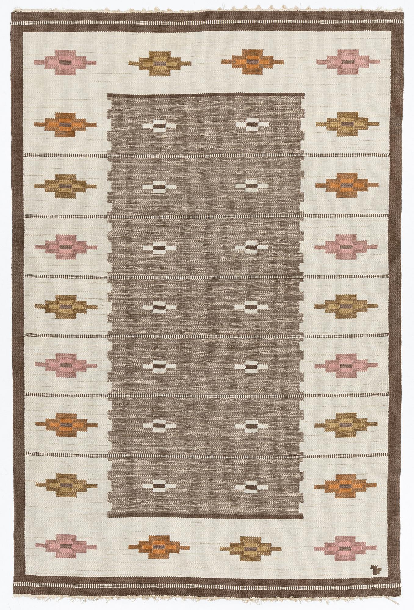 Erik Lundberg, a carpet, 'Skogsstjärnan', Vävaregården, Eringsboda, circa 300 x 202 cm.