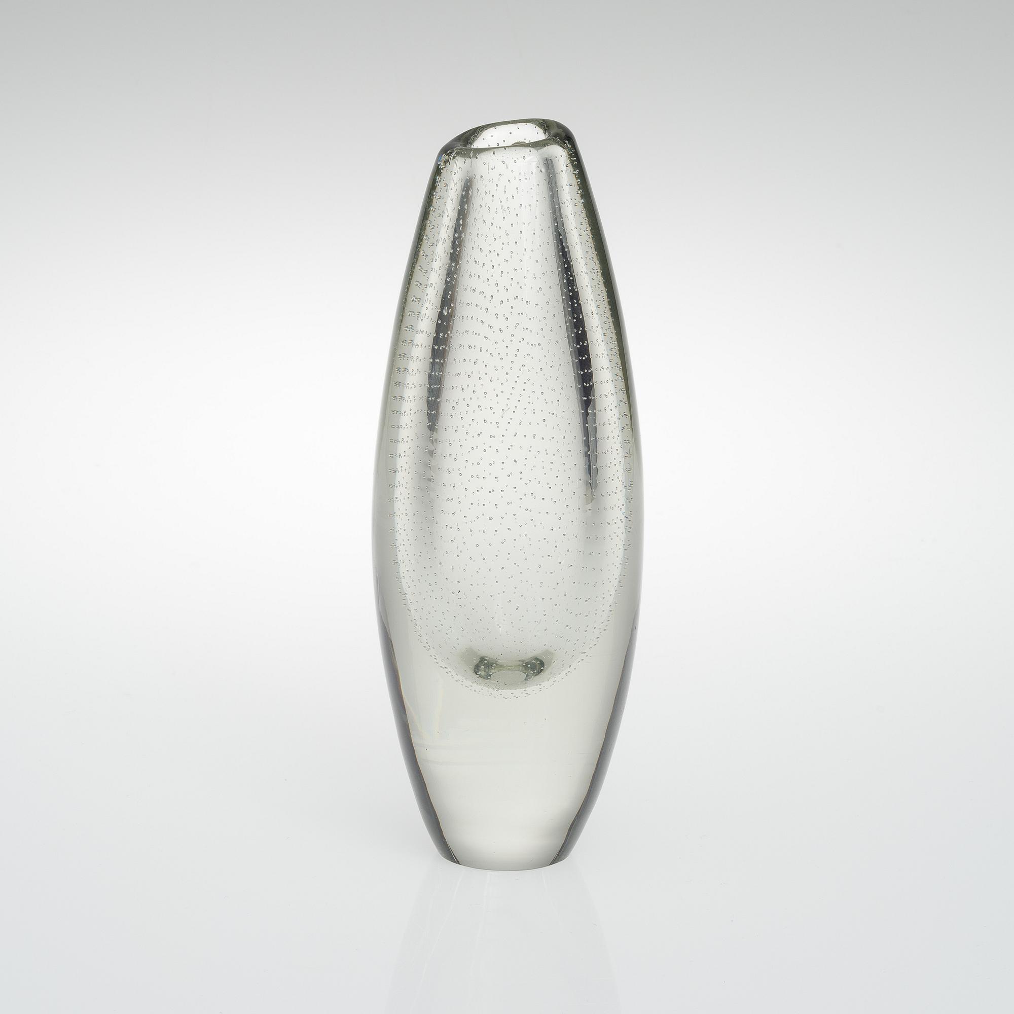 GUNNEL NYMAN, VAS. "GN 25". Sign. G. Nyman, Nuutajärvi Notsjö. 1940-tal.