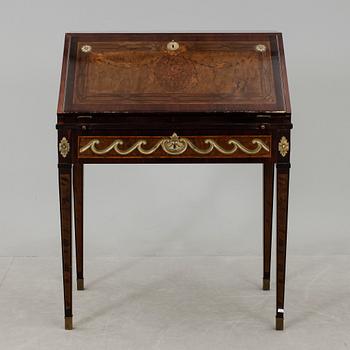 SEKRETÄR, gustaviansk stil, 1900-talets andra hälft.