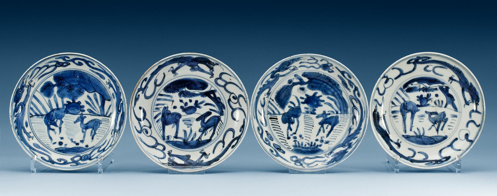 TALLRIKAR, fyra stycken, porslin. Ming dynastin, Wanli (1573-1613).
