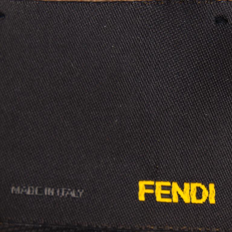 HALSDUK, Fendi.