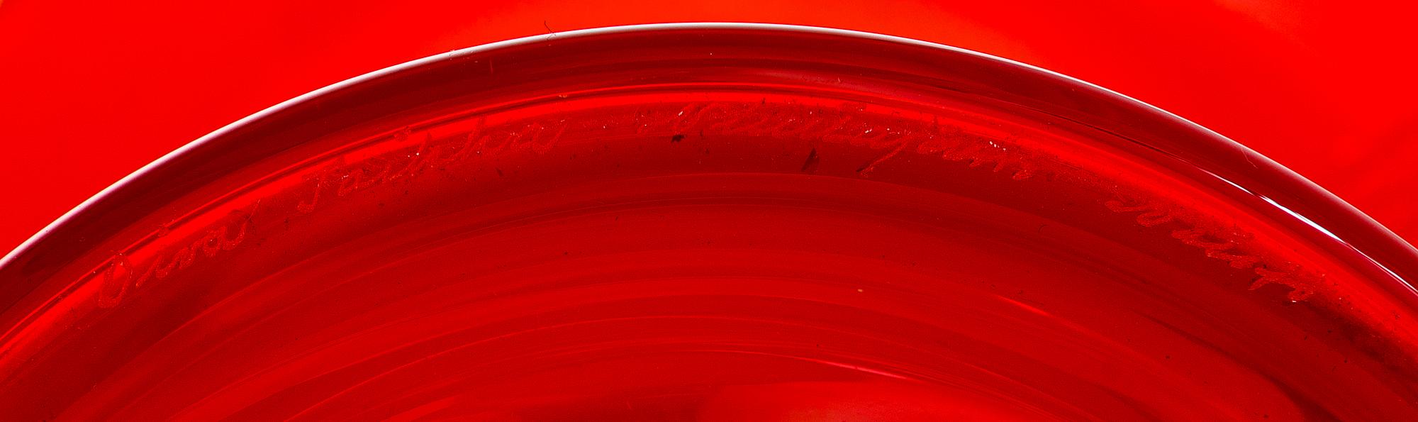 Oiva Toikka, a vase signed Oiva Toikka Nuutajärvi Notsjö.