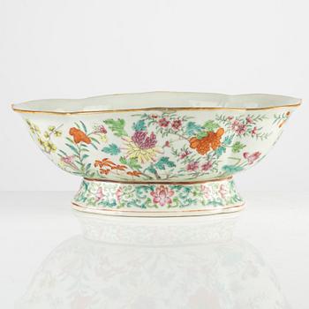 Skål på fot, Kina, Qingdynastin, 1800-tal.