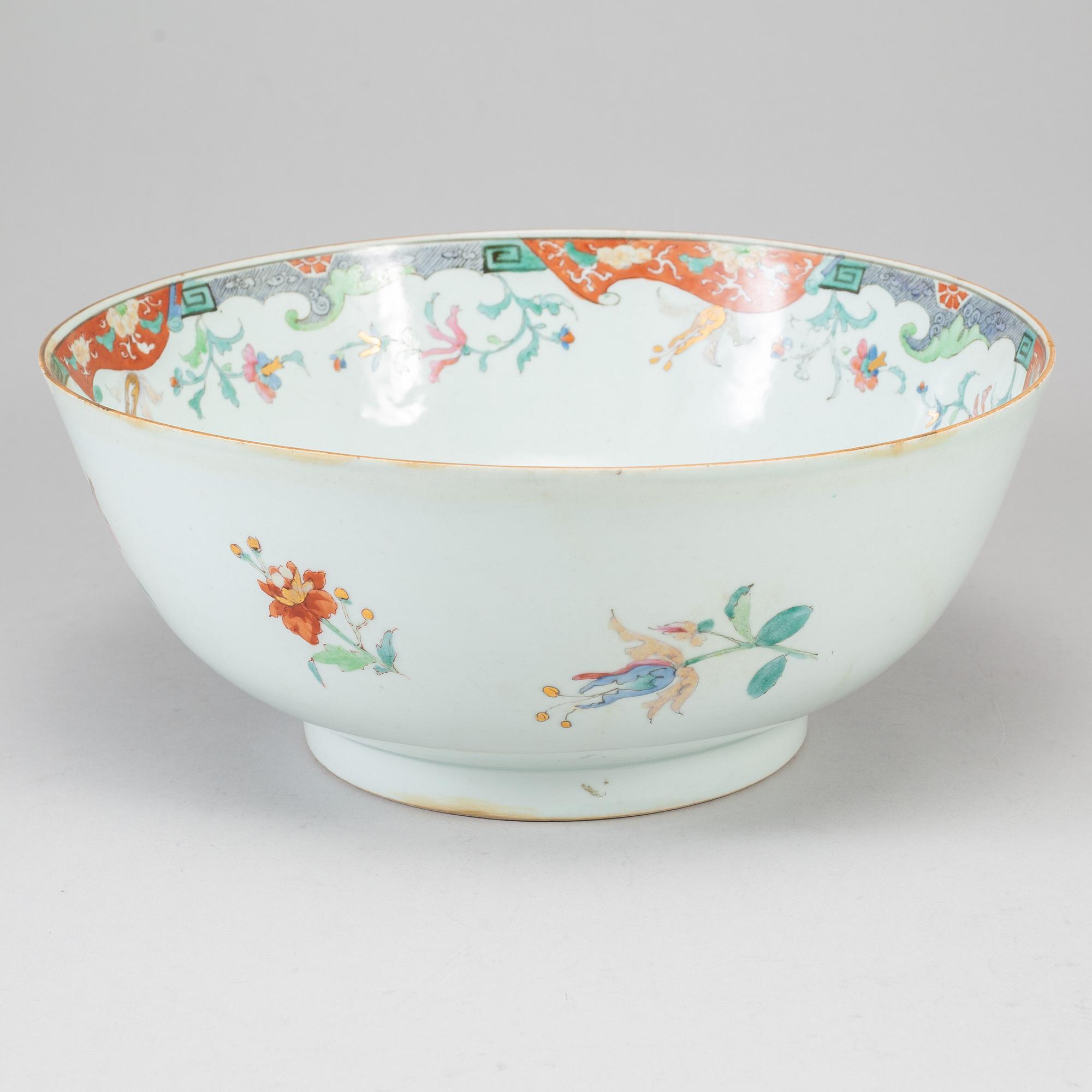 A famille rose punch bowl, Qing dynasty, Qianlong (1736-95).