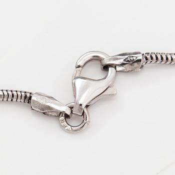 A 14K white gold necklace with cultured pearlsand diamonds ca. 0.06 ct in total.