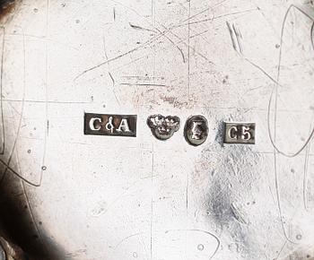 GRÄDDKANNA samt BÄGARE, 1 par, silver, svenska stämplar, 1800-tal. Vikt ca 136 g.