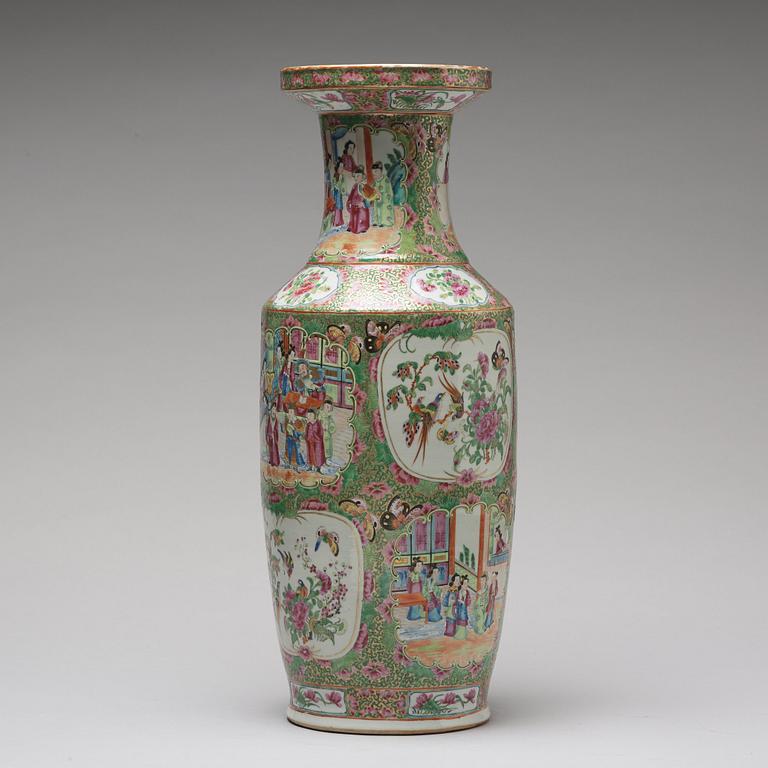 A large famille rose vase, Canton, Qing dynasty, 19th Century.